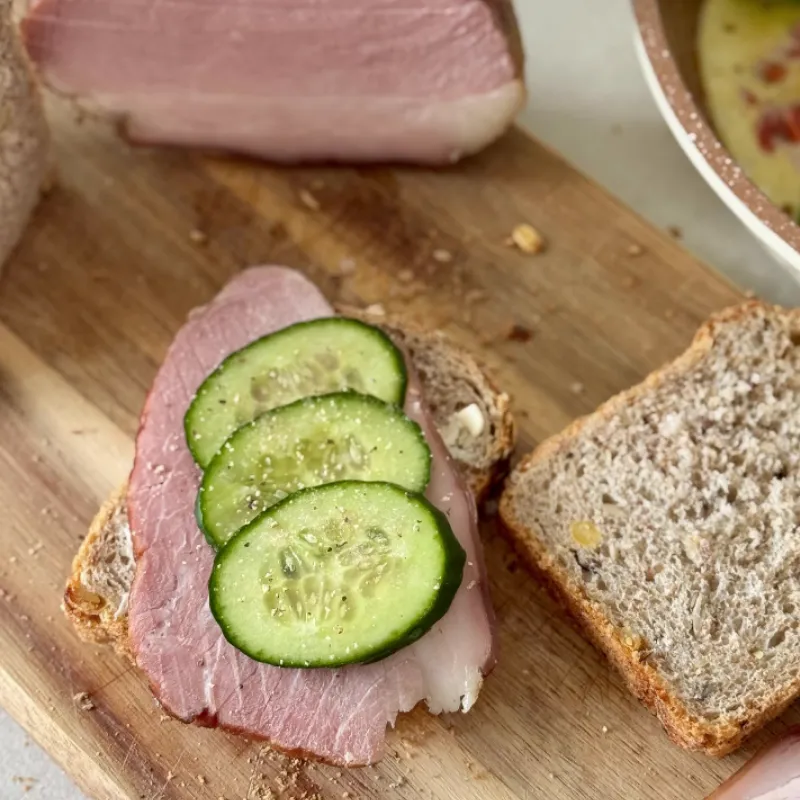 Szynka gospodarza wędzona pieczona 300 g