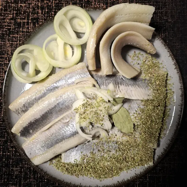 Śledzie a’la Matias – słabo solone, bez skóry ok. 500 g